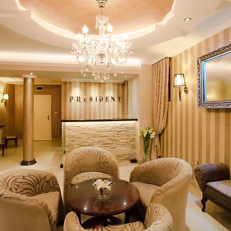 Garni Hotel President De Luxe Kragujevac Luaran gambar