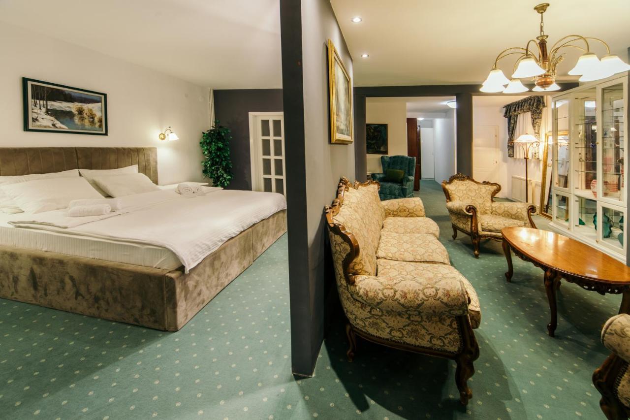 Garni Hotel President De Luxe Kragujevac Luaran gambar
