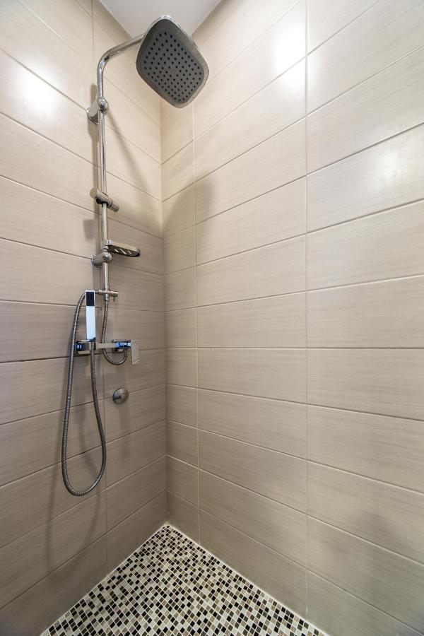 Garni Hotel President De Luxe Kragujevac Luaran gambar