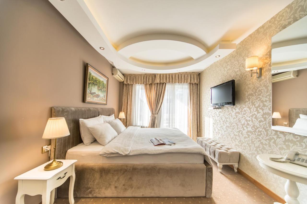 Garni Hotel President De Luxe Kragujevac Luaran gambar