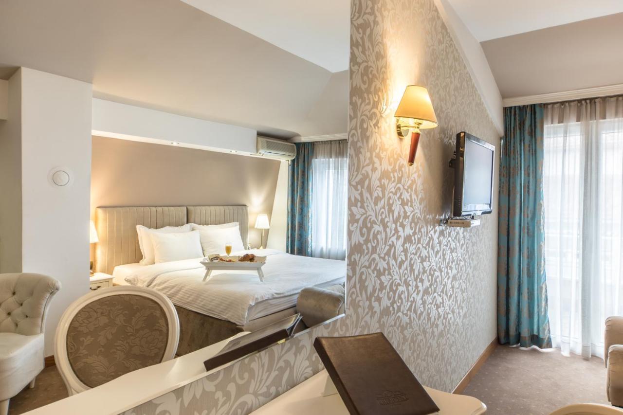 Garni Hotel President De Luxe Kragujevac Luaran gambar