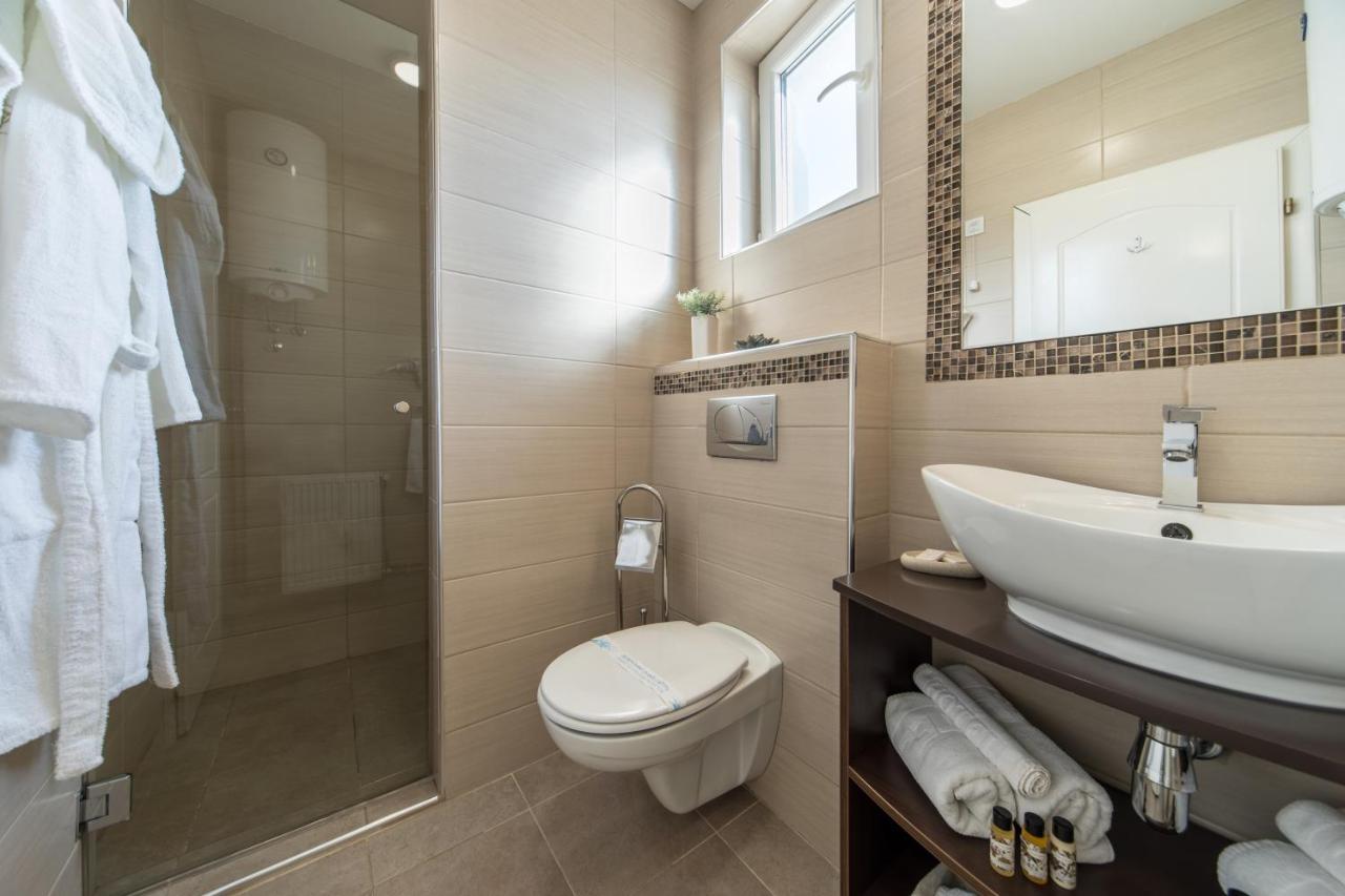 Garni Hotel President De Luxe Kragujevac Luaran gambar