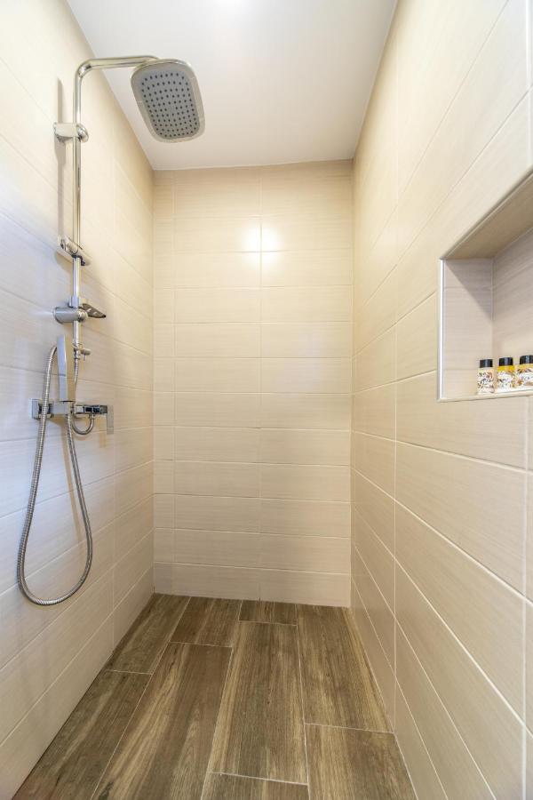 Garni Hotel President De Luxe Kragujevac Luaran gambar