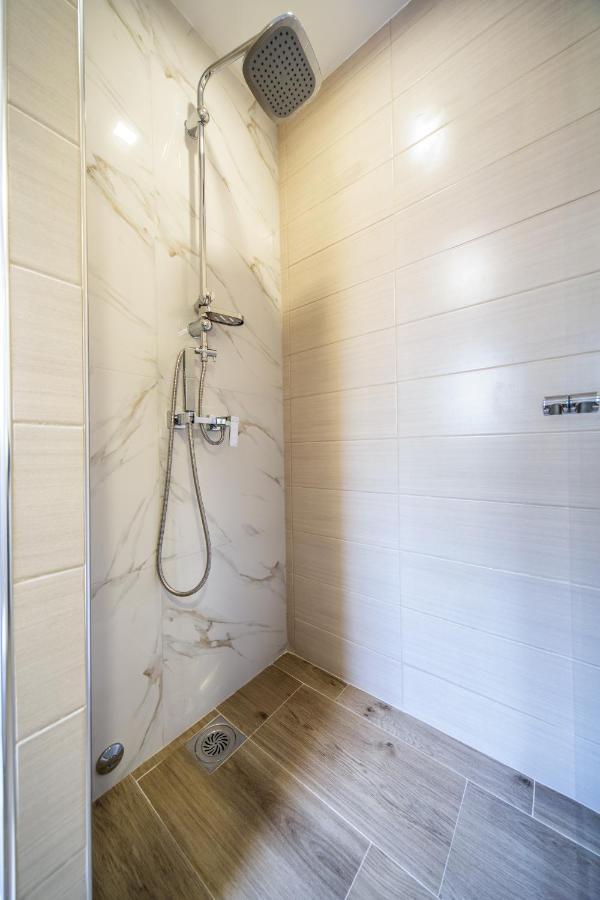 Garni Hotel President De Luxe Kragujevac Luaran gambar